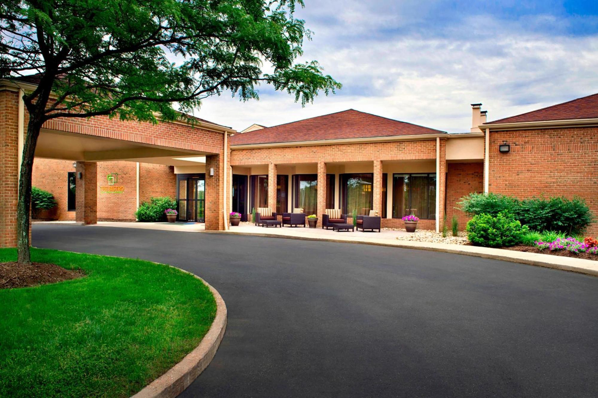 Courtyard By Marriott Hartford Windsor Airport Hotel Exterior photo